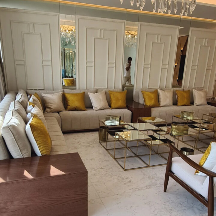 Saadiya Villa Interior Design Fit-Out by Bon Marche Interior Design (شركة بون مارشيه للتصميم الداخلي والديكور) - Completed in 2019 within forty-five days - Located in Abu Dhabi, United Arab Emirates. تجهيز داخلي لفيلا سادية من قبل شركة بون مارشيه للتصميم الداخلي والديكور - اكتمل في عام 2019 خلال خمسة وأربعين يومًا - يقع في أبوظبي، الإمارات العربية المتحدة.